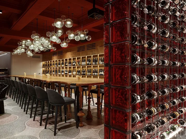 MAIN WINE