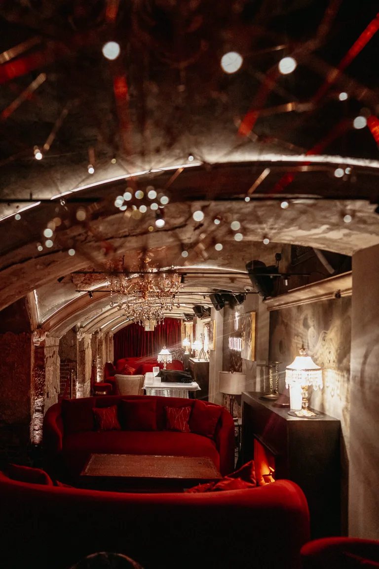 Mendeleev. Bar & Music