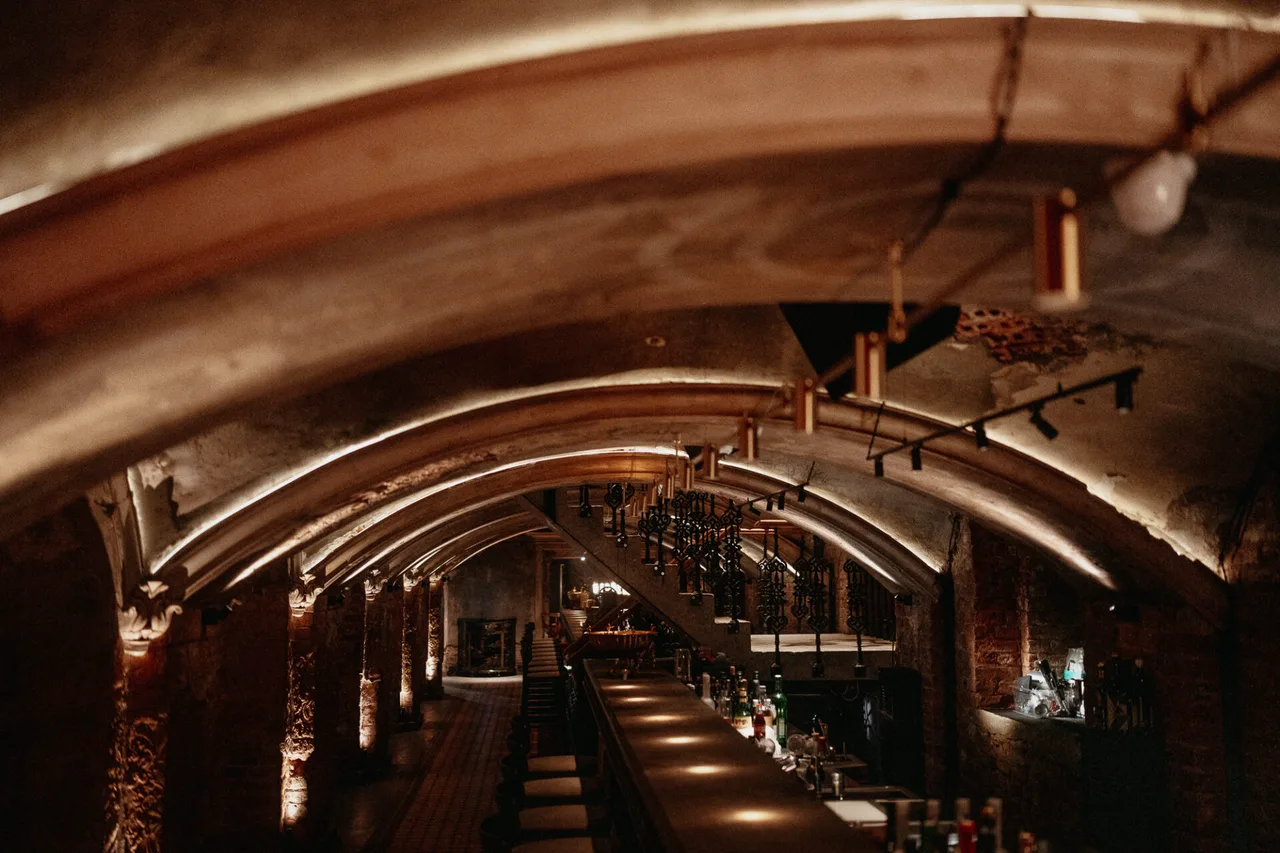 Mendeleev. Bar & Music
