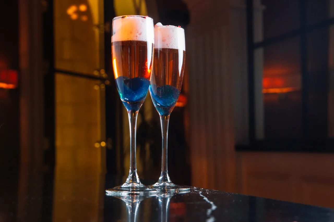 Mercedes Bar