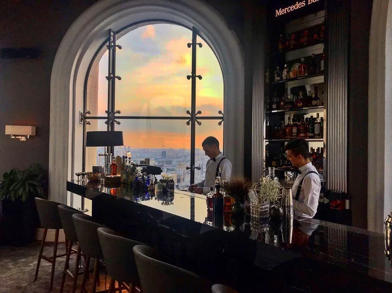 Mercedes Bar