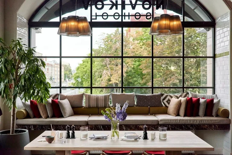 Novikov Space Café