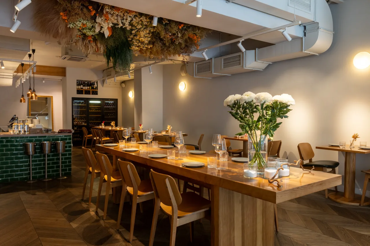 Atlas Vin Bistro