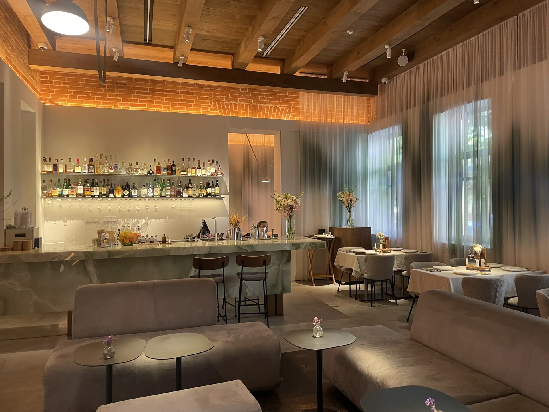 Ave Bistro
