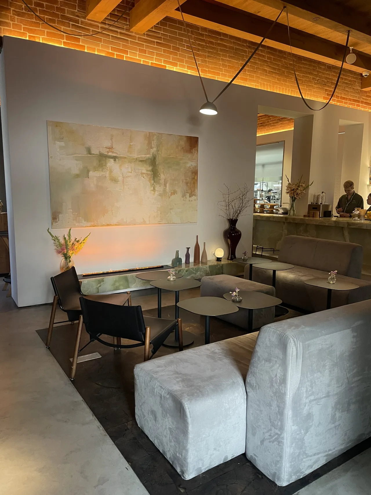 Ave Bistro