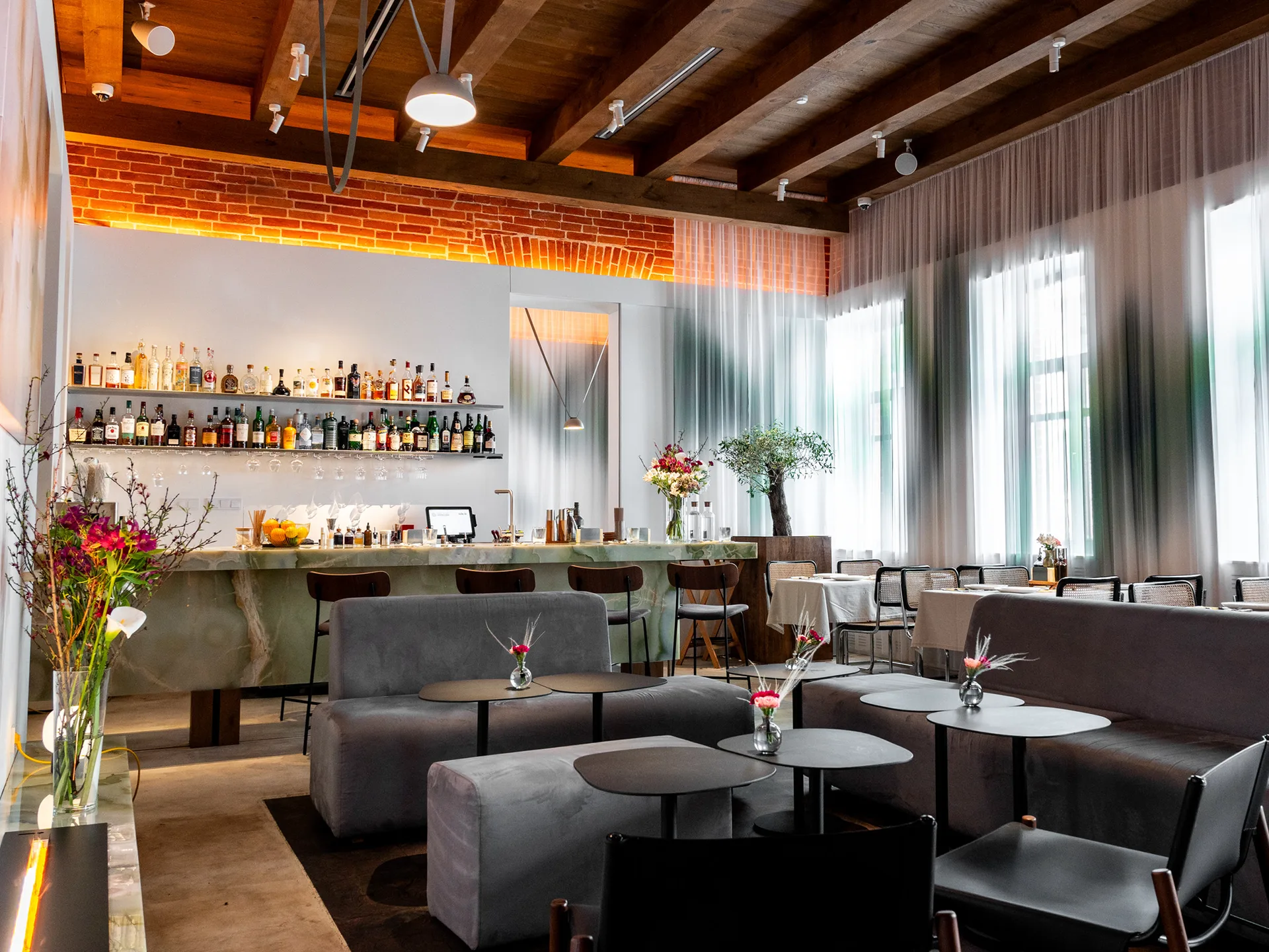 Ave Bistro