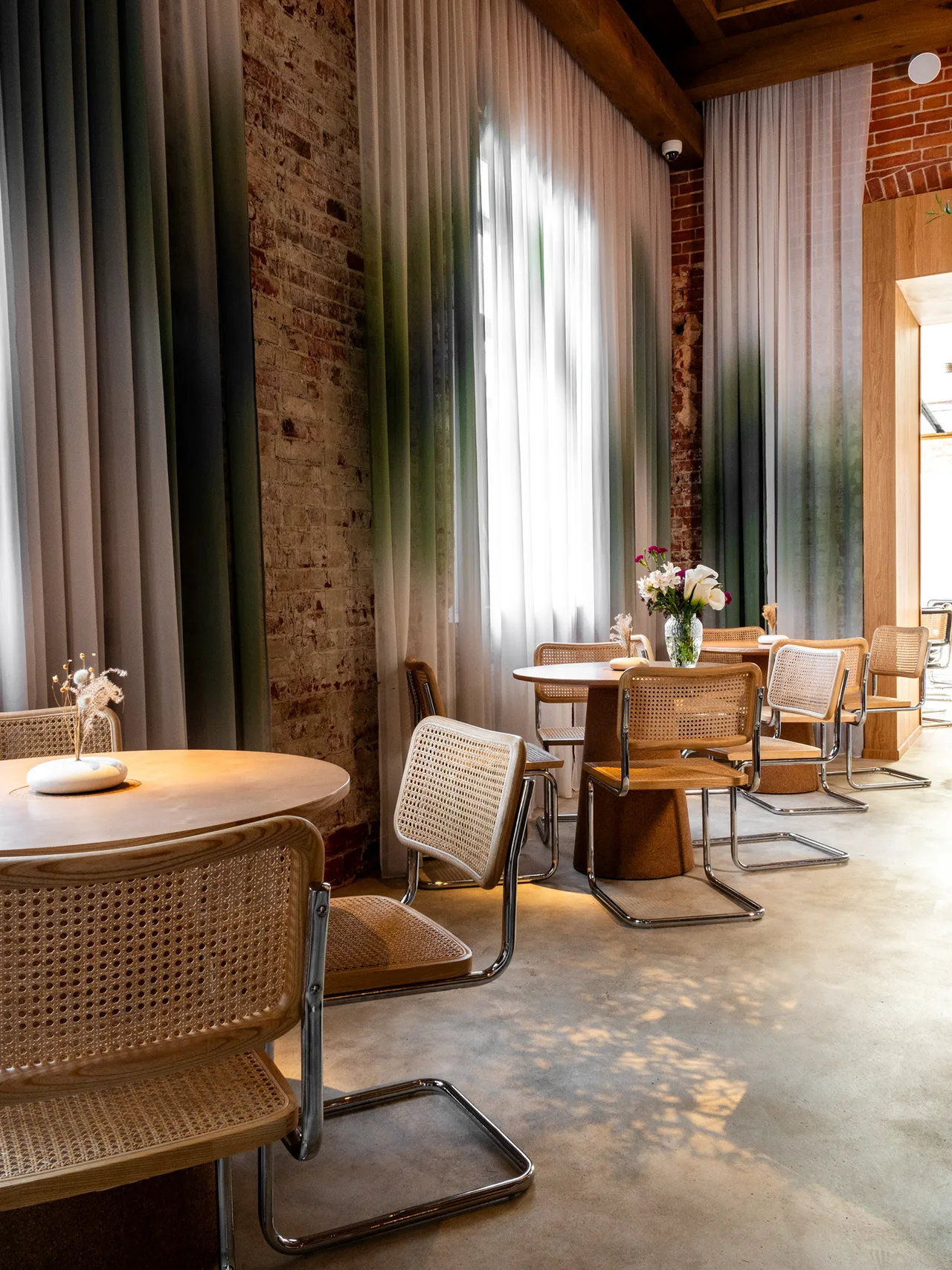 Ave Bistro