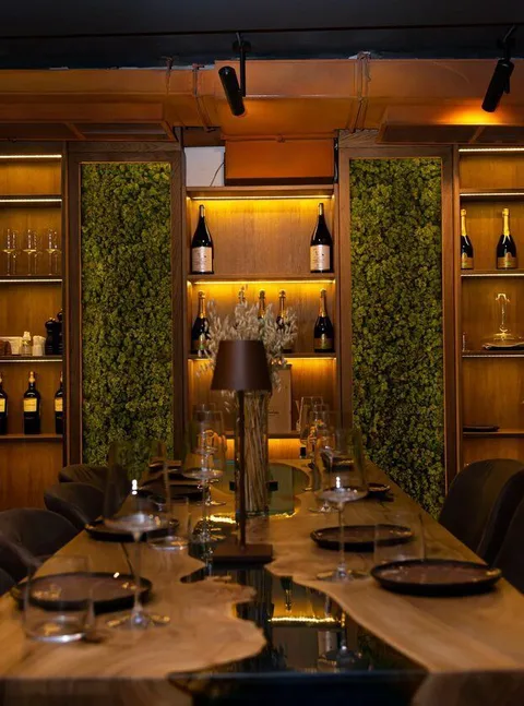 Red Wall Restaurant