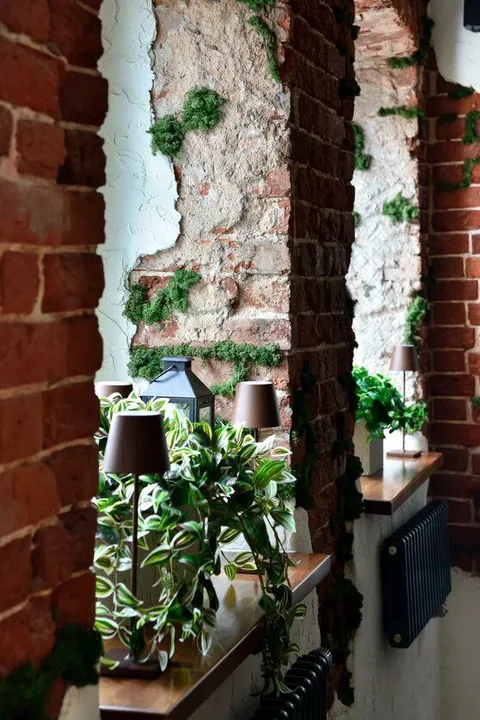 Red Wall Restaurant