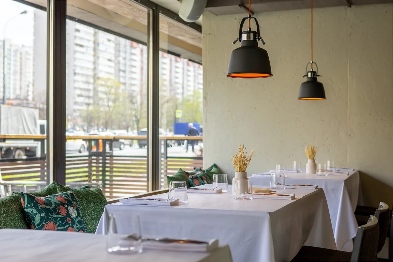 Azalea wine & kitchen