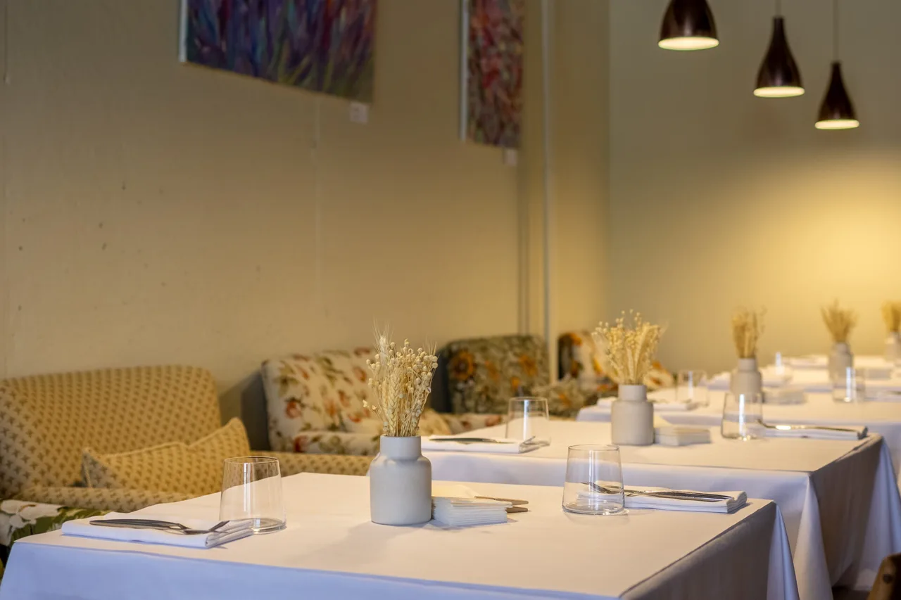 Azalea wine & kitchen