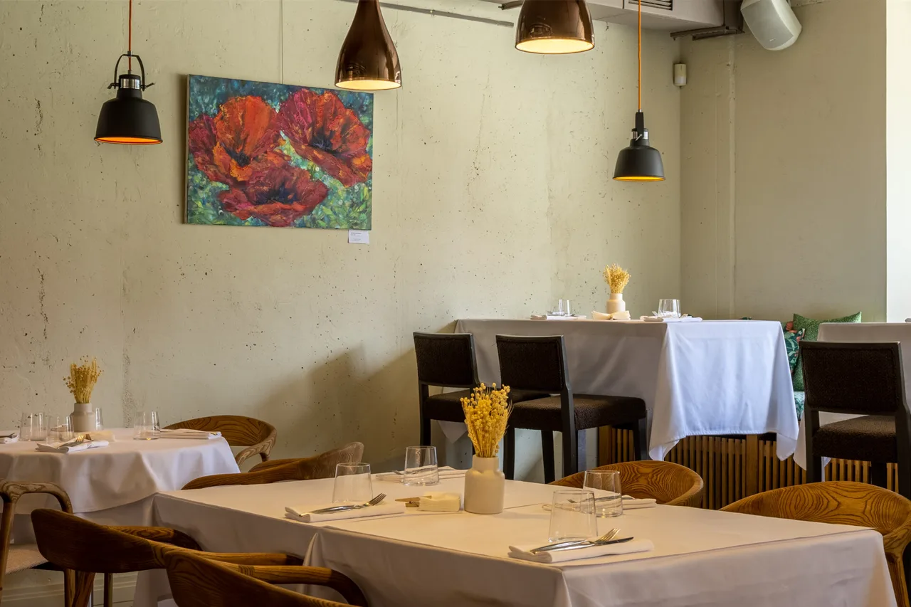 Azalea wine & kitchen