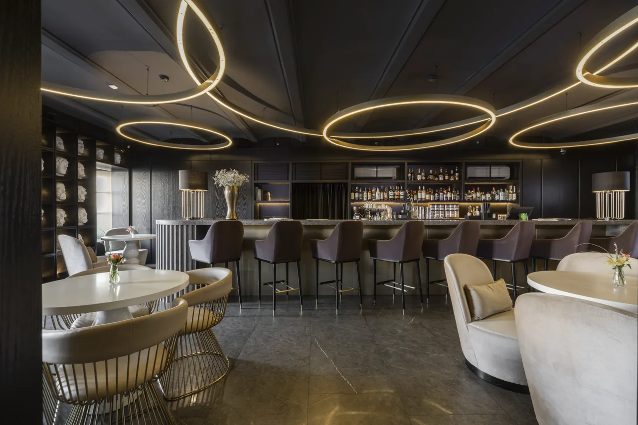 Sculptors Bar