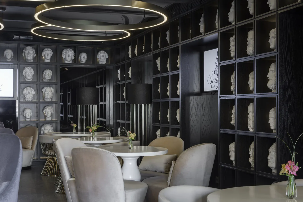 Sculptors Bar