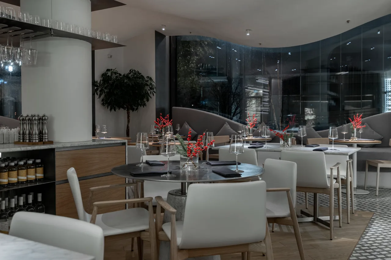 Забыли сахар One Trinity Place