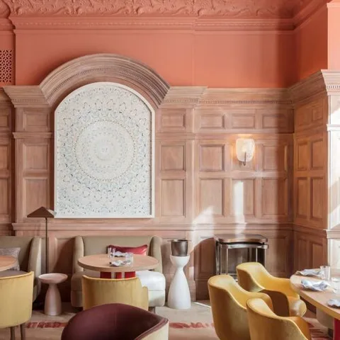 Элен Дарроз в The Connaught