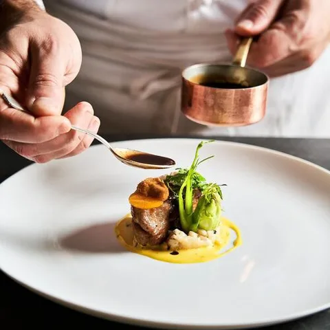 舰长室背面