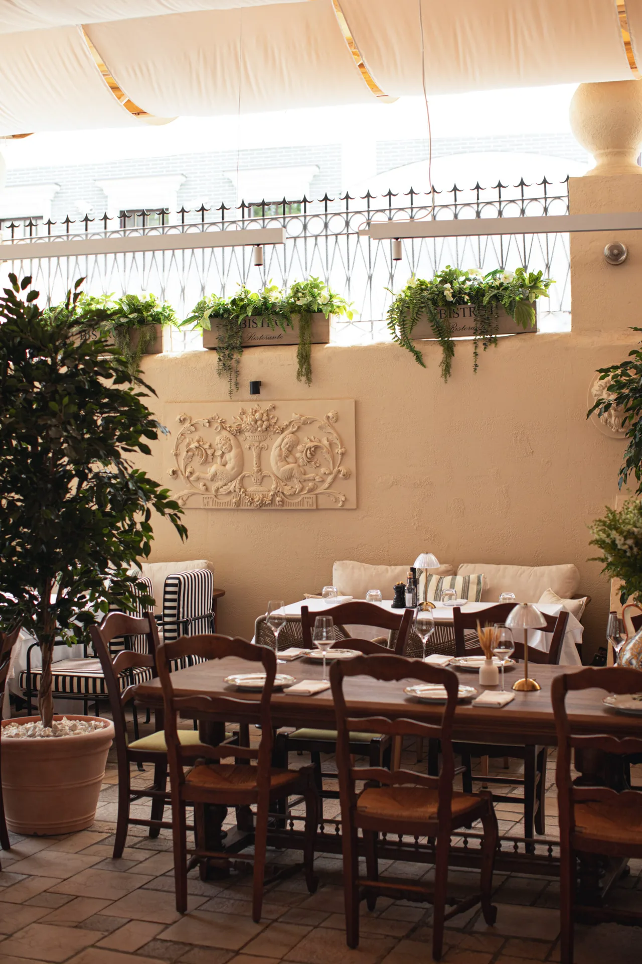 BISTROT