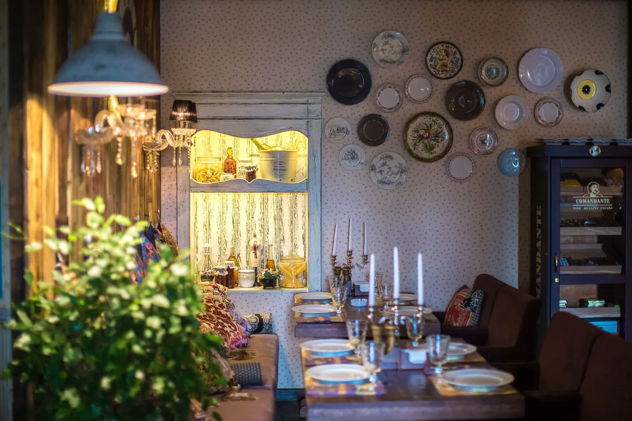 Taj Gastro