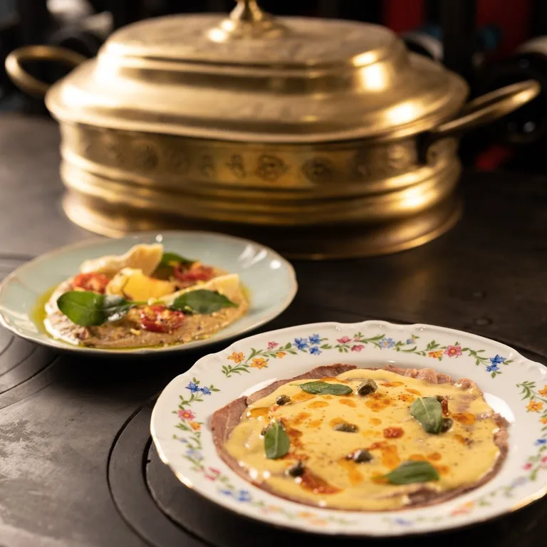 TT BISTRO