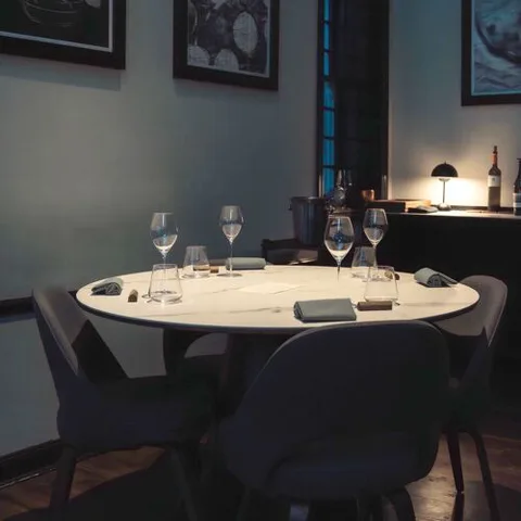 Restaurant Naides.