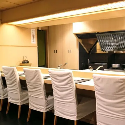 阿萨布朱班·富田