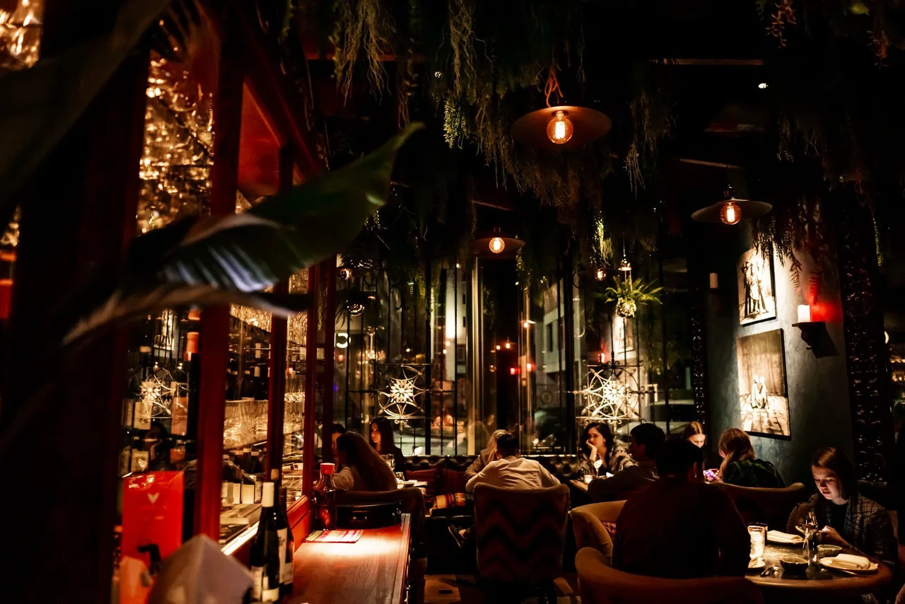 CHOCLO BAR & RESTAURANT