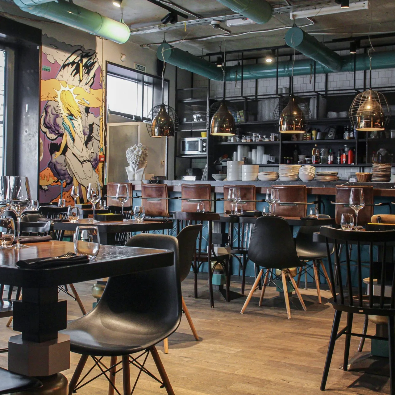 15 Kitchen + bar