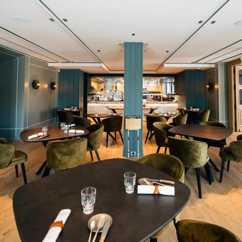 El Restaurante "Le Cerisier".