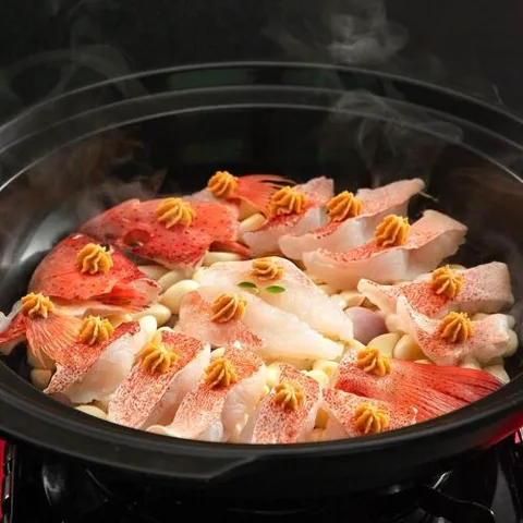 Yue Hai Tang.