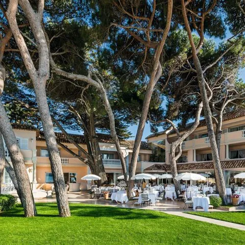 La Vague d'Or – отель Cheval Blanc Saint-Tropez.