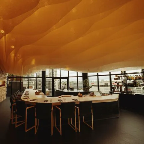 Endo im Rotunda-Gebäude.