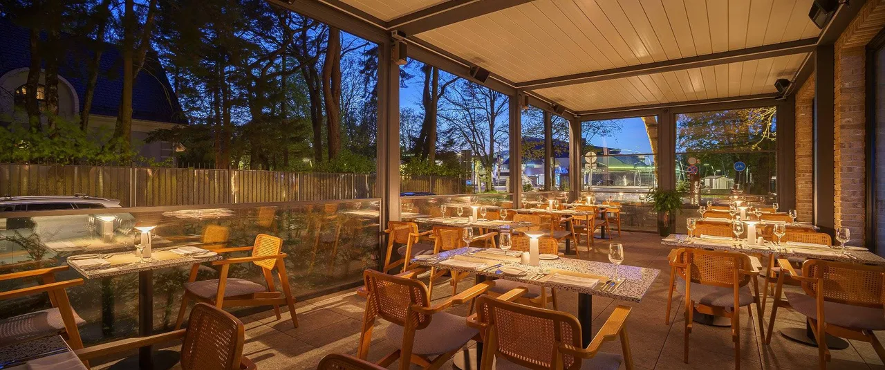 Restaurant Progressive and Healthy Cuisine with Elements of Adventurism