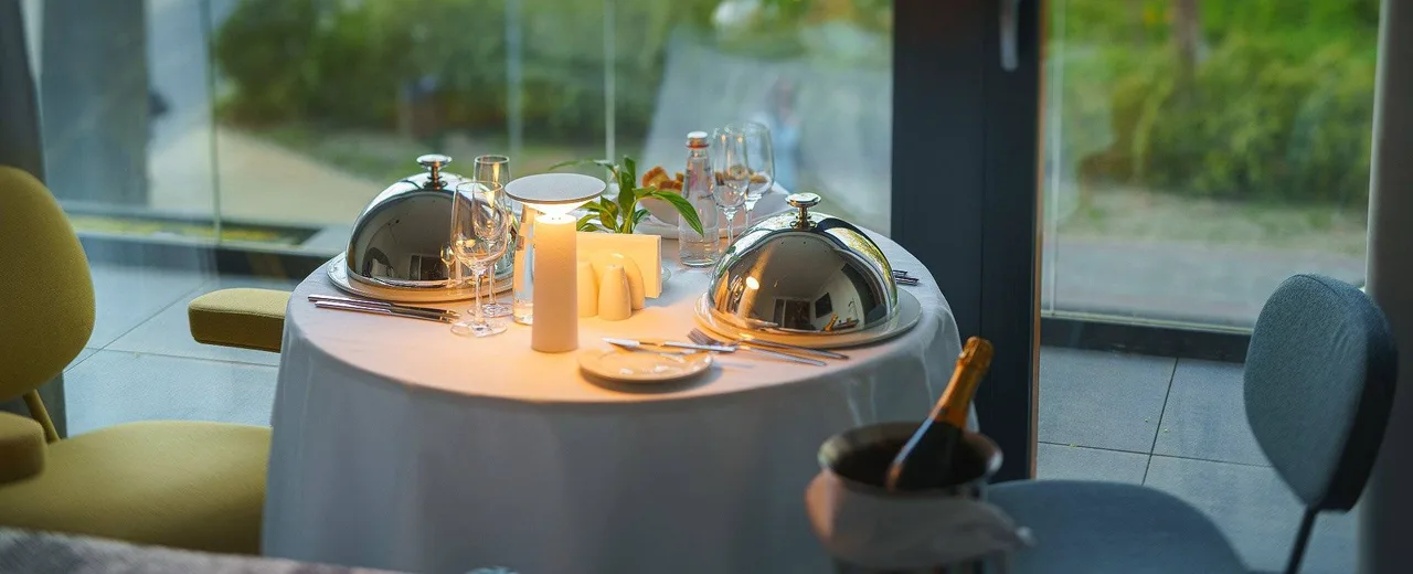 Restaurant Progressive and Healthy Cuisine with Elements of Adventurism