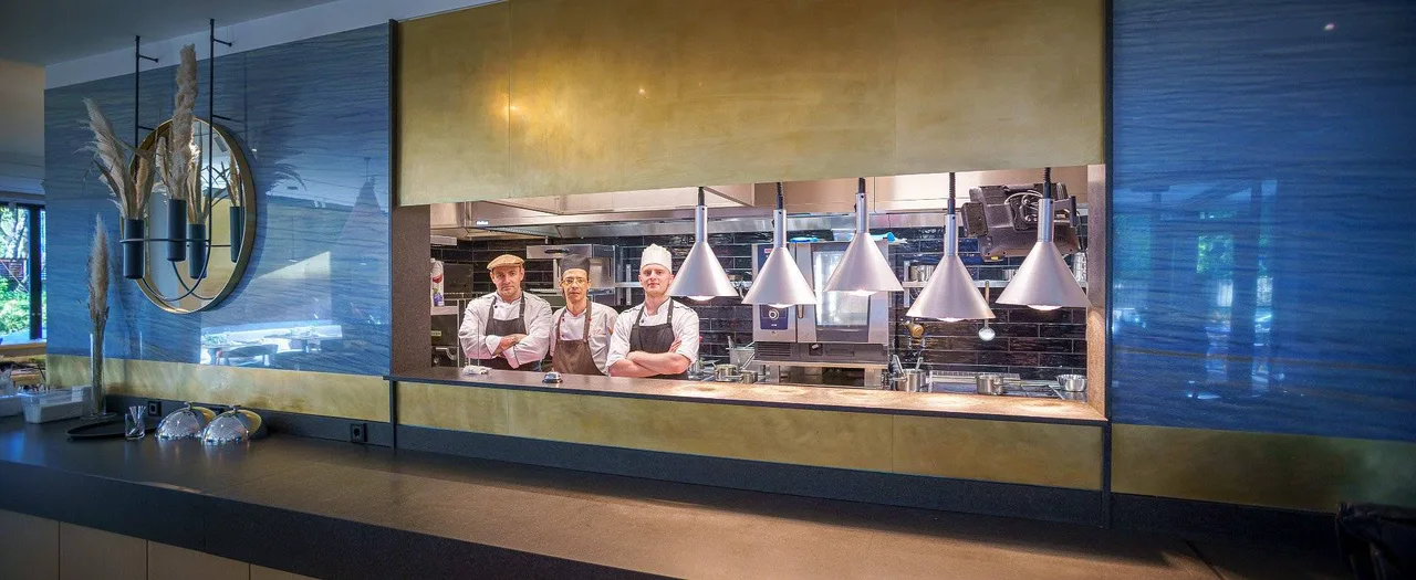 Restaurant Progressive and Healthy Cuisine with Elements of Adventurism