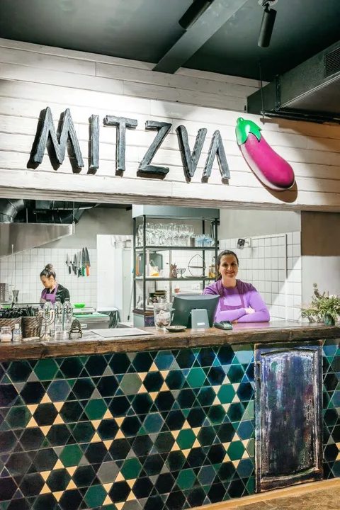 Microfoodcourt 2.0 'za ugolom'