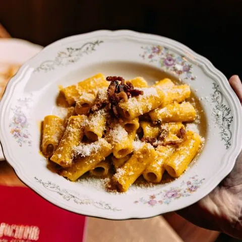 "L'Osteria della Trippa" (Italienisches Restaurant, spezialisiert auf "Trippa", also Kutteln).