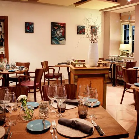 Auberge de la Croix d'Or - Restaurante tipo bistró.