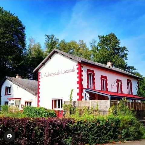 "L'Auberge du Laminak" (Название гостиницы/ресторана)