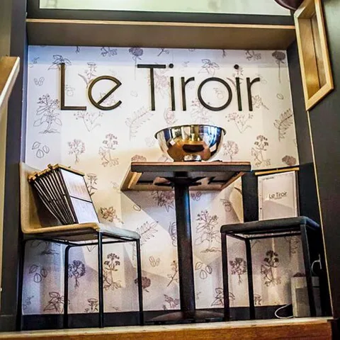 Le Tiroir