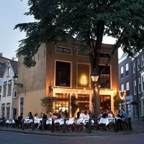 Restaurant –