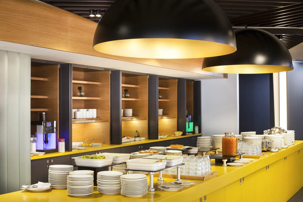 Green Restaurant & Bar