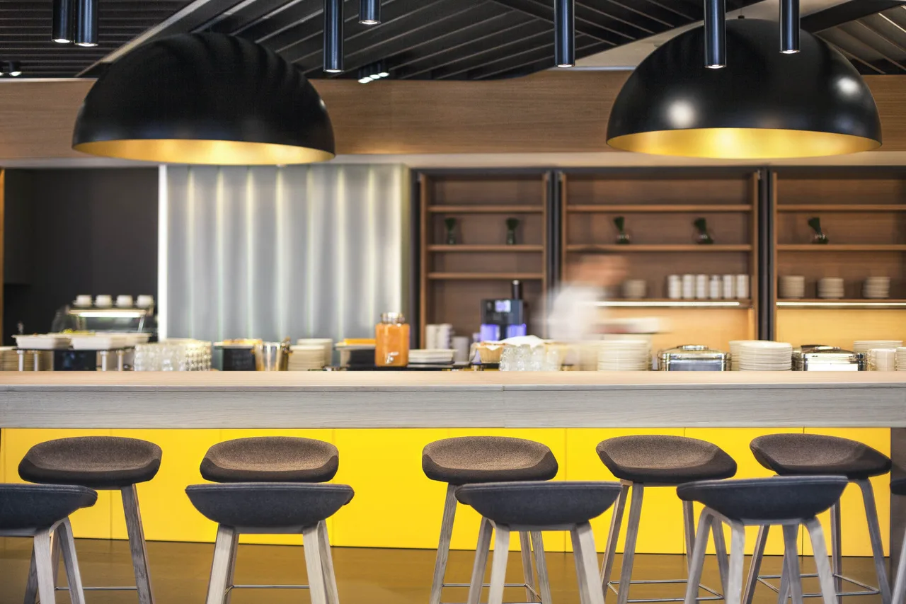 Green Restaurant & Bar