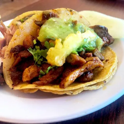 Los Carnalitos.