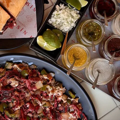 Taquerías Kisín
