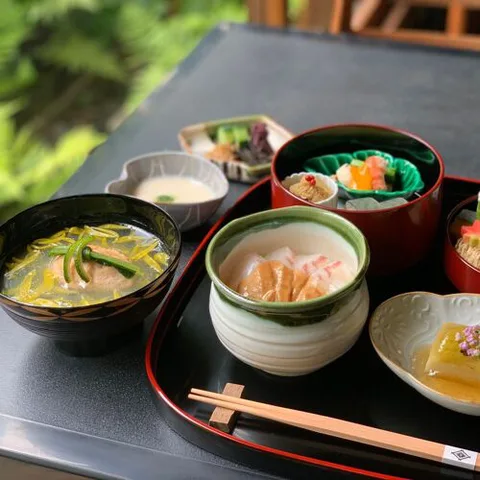 Kikunoi Mugesambo