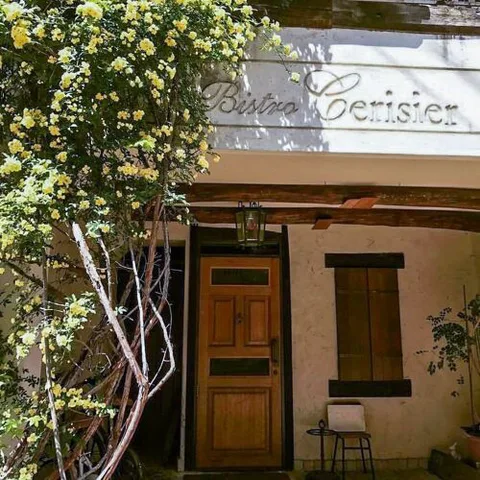 Bistro Cerisier