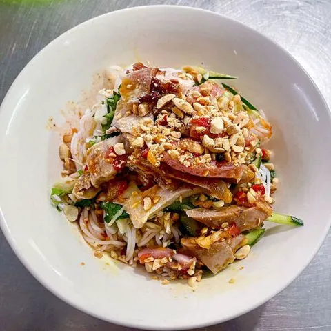 Bà Đông