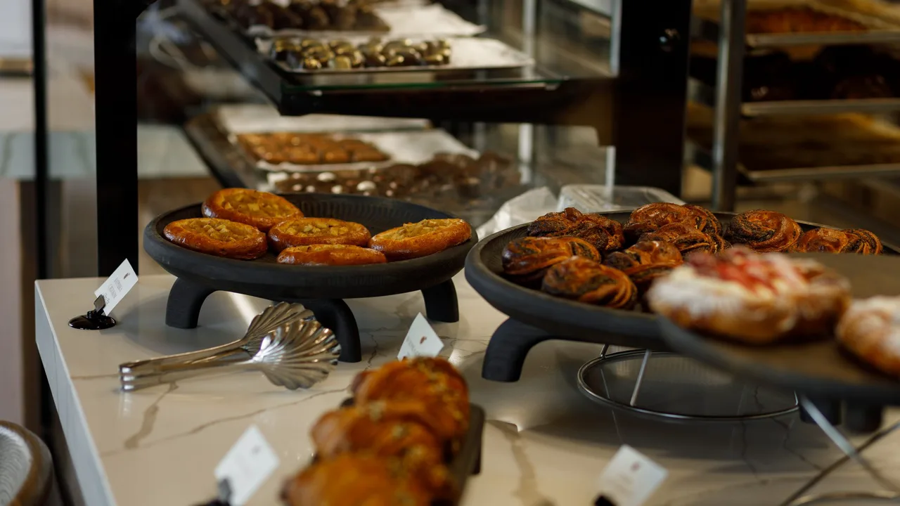 Айва bakery