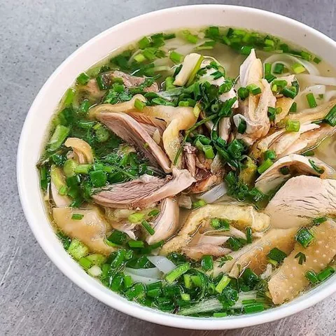 Phở Gà Nguyệt